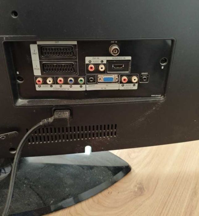 Телевизор SAMSUNG 32 "