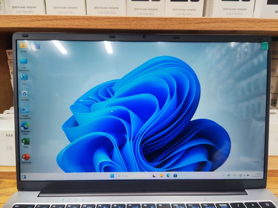 Noutbuk sotiladi , Yangi !!!