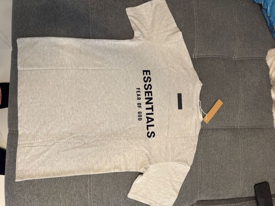 tricou essentials