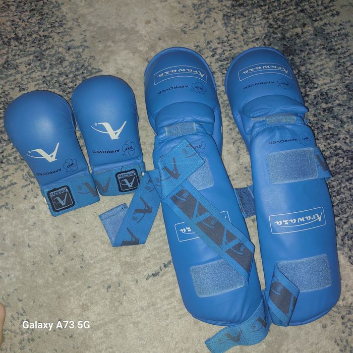 Karate xammasi arginal shngalka futa adidas forma.yengide kop ishlatil