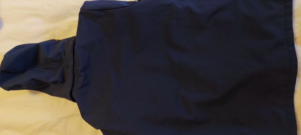 Vând geaca softshell băieți marca name it mărime 152 sau 12 ani