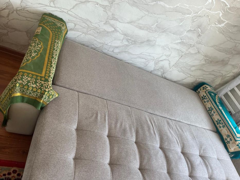 Мягкий диван , раскладной