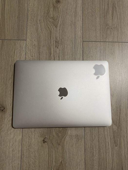 Vând MacBook Pro 2017