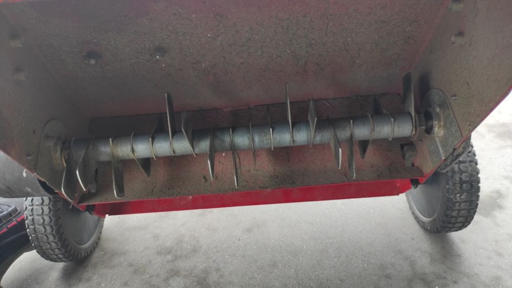 Scarificator pt gazon