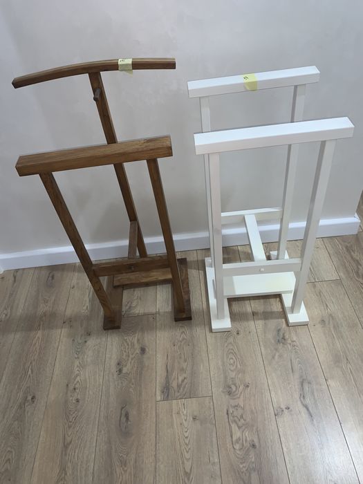 Вешалка напольная дерево. Цену уточняйте.