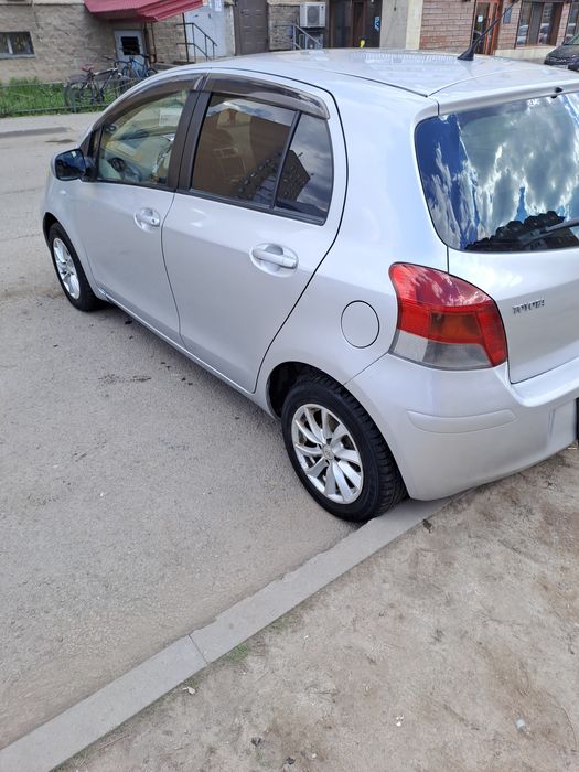 Продам Тойота Ярис хэтчбэк