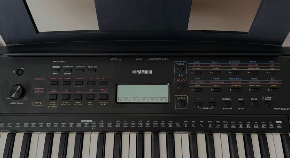 Синтезатор “Yamaha”