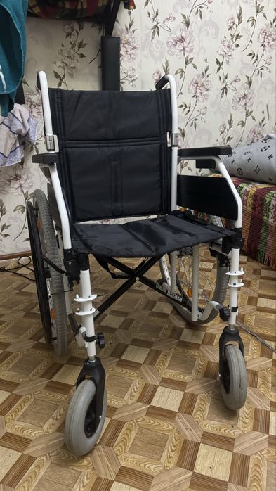 Инвалидная коляска