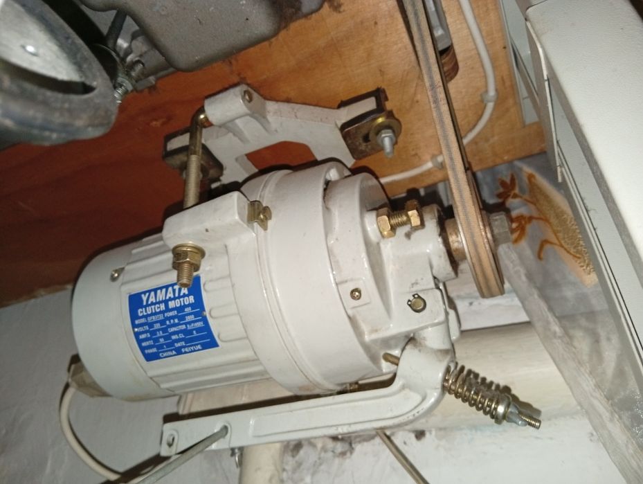 Швейная машина стол