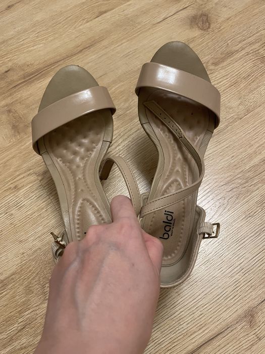 Босоножки удобные