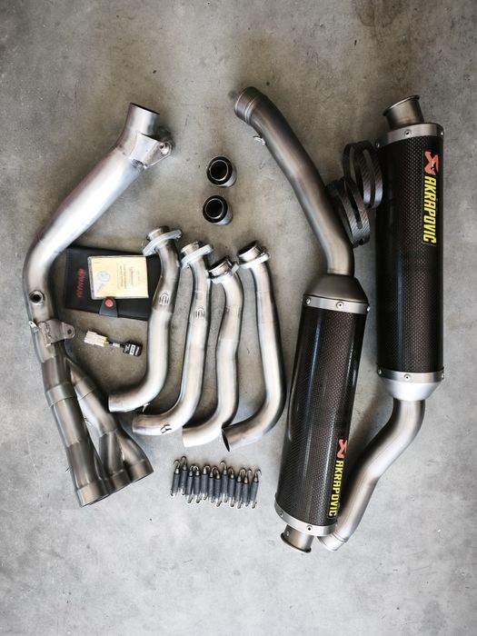 Цяла генерация AKRAPOVIC YAMAHA R1 2004-2006