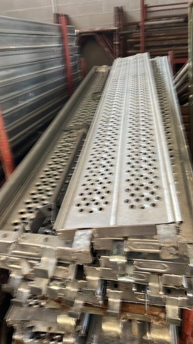 Inchiriez schela îngustă 0.6 m..0.5m