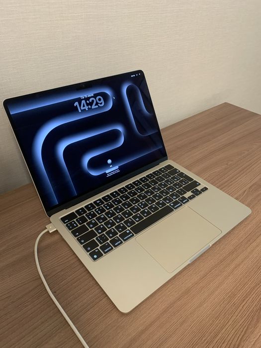 Macbook Air M3 8/256