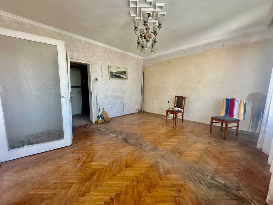 Продава се Тристаен апартамент в Бургас, Център - 90 кв.м за 2467 €/кв.м - Снимка #3