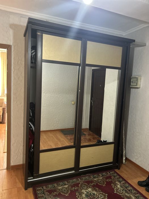 Шкаф в прихожую, в спальню, ковры