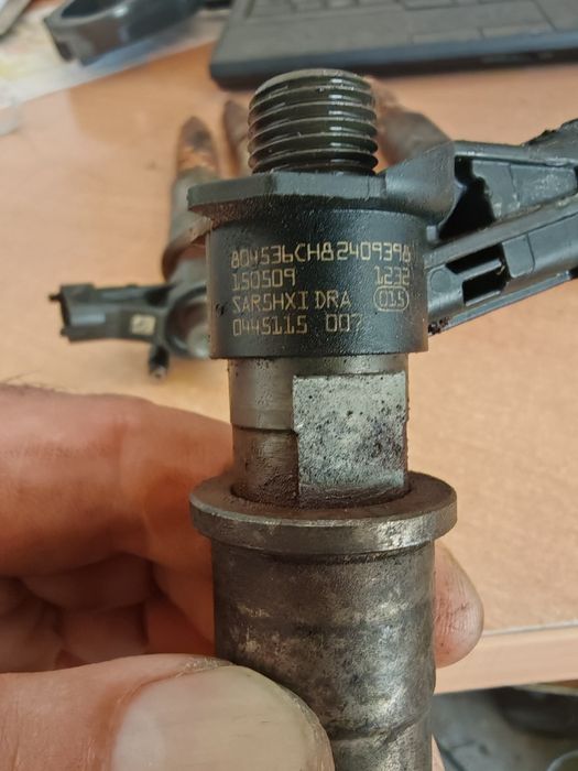 Injector renault trafic opel vivaro 0445115007