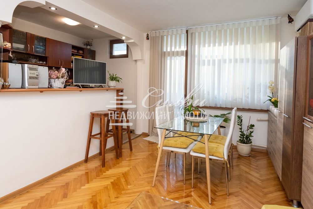 Продава се Двустаен апартамент в Шумен, Тракия - 55 кв.м за 1484 €/кв.м - Снимка #3