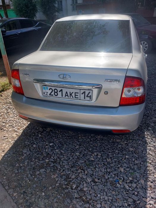 Lada Priora машина