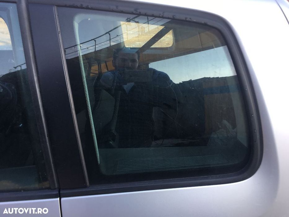 Geam Aripa Stanga Spate VW Touran 2007 - 2010 Cod Culoare LA7W