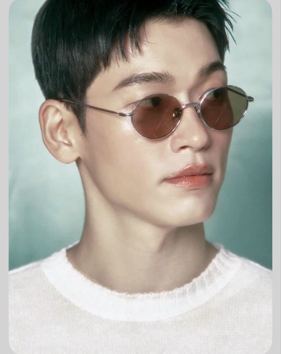 Солнцезащитные очки.