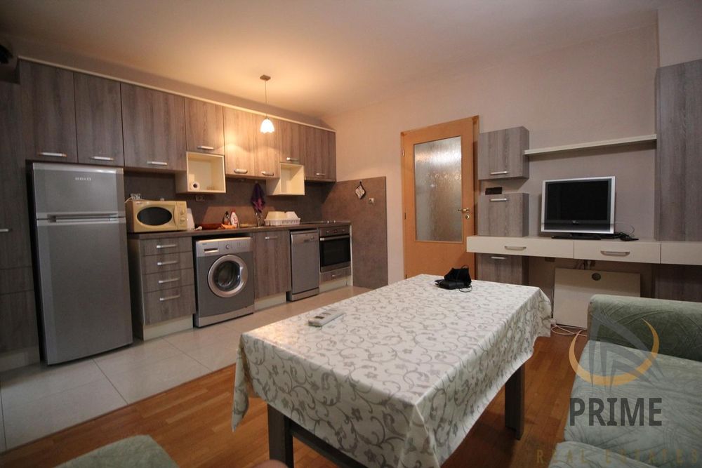 Дава се под наем Двустаен апартамент в Бургас, Център - 64 кв.м за 433.5 € - Снимка #4