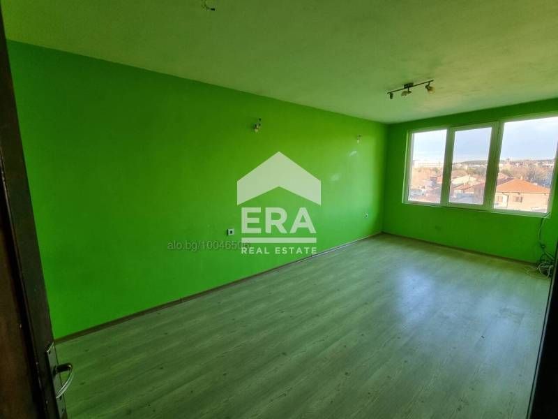 Просторен апартамент в Центъра на гр. Хасково