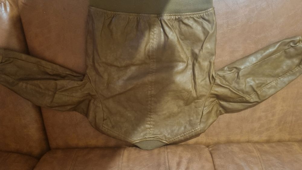 Geaca de piele de la zara pt copii marimea 128