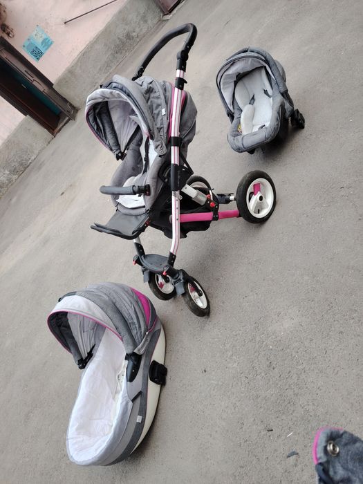 Продам коляску 3 в 1 Adamex