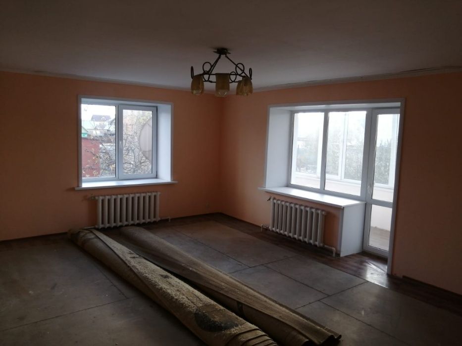 Продам коттедж в центре города.