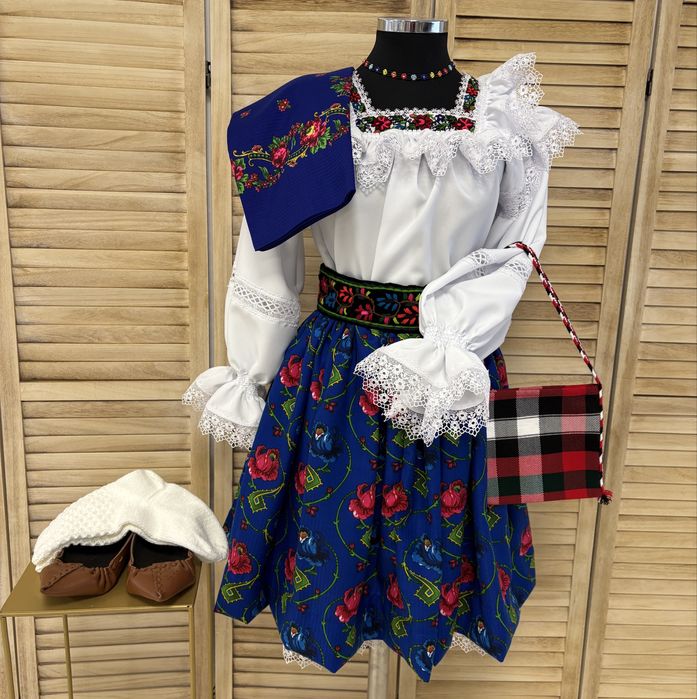 Costum popular complet pentru doamne de Maramures