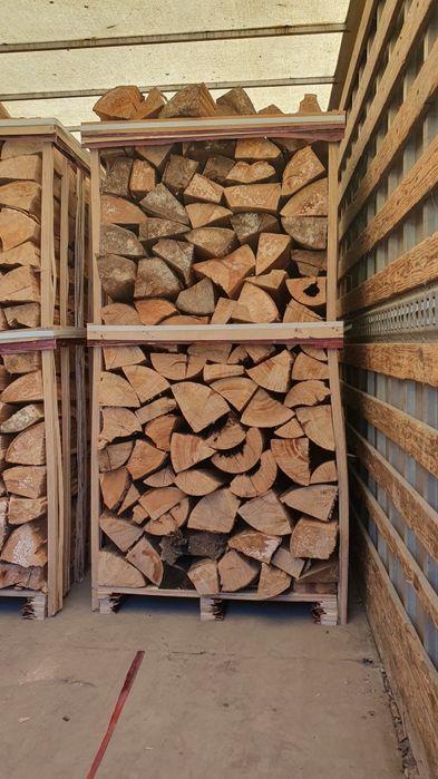 Lemn de foc de fag paletizat livrat la domiciliu