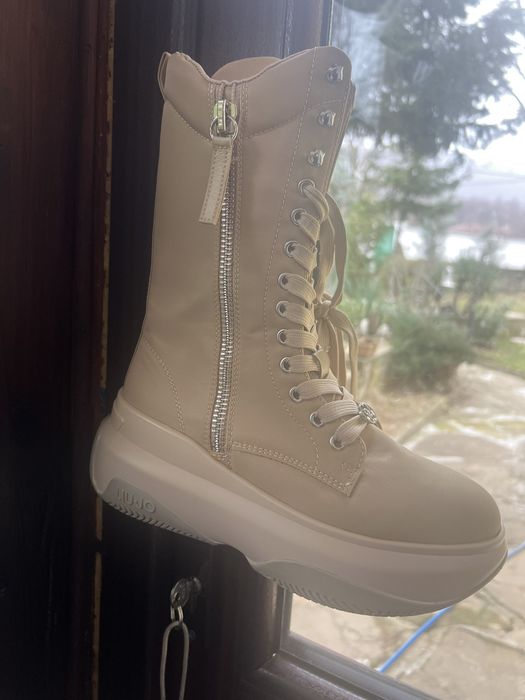 Боти дамски бежови