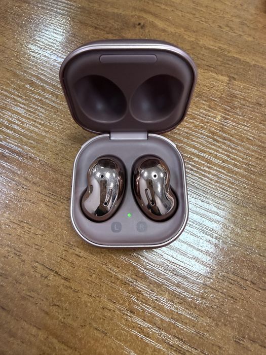 Продам наушники samsung