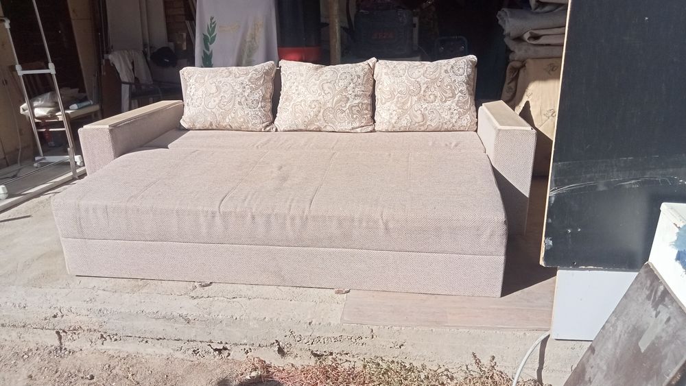 Диван продам продам