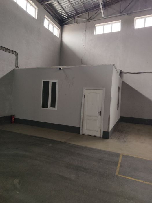 Продаётся склад на гектаре земли