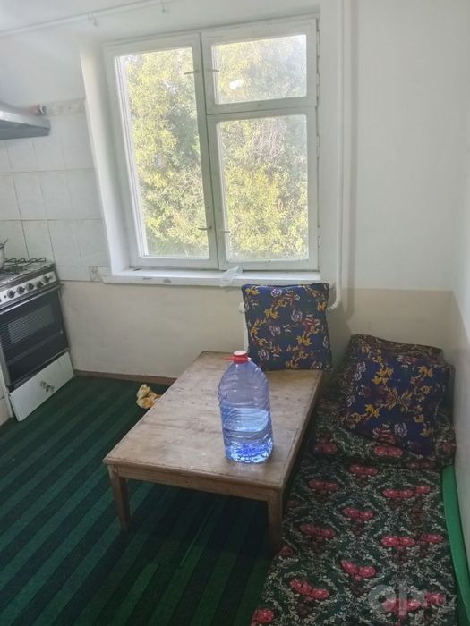 Ижарага уй берилади фарход бозор 2 хона 400& ойла боллар кизларга бери