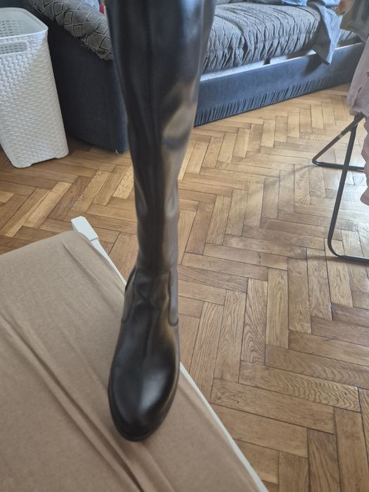 Cizme noi, de piele