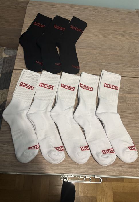 Продавам чорапи на световни марки всички са чисто нови някой с етикет.