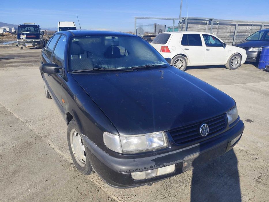 VW Passat 1.8 - 90к.с - 1994г. части