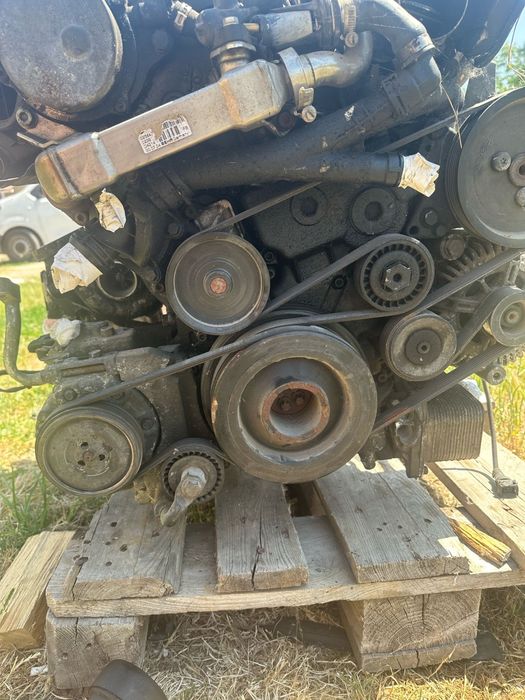 Vând motor bmw e60