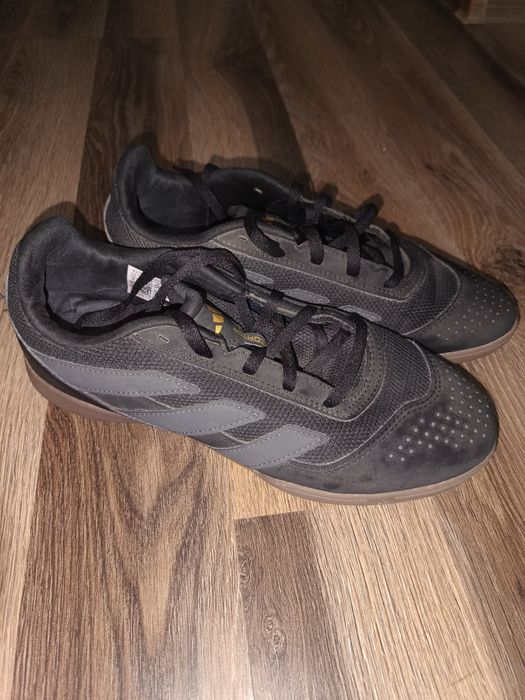 Ghete de fotbal adidas predator