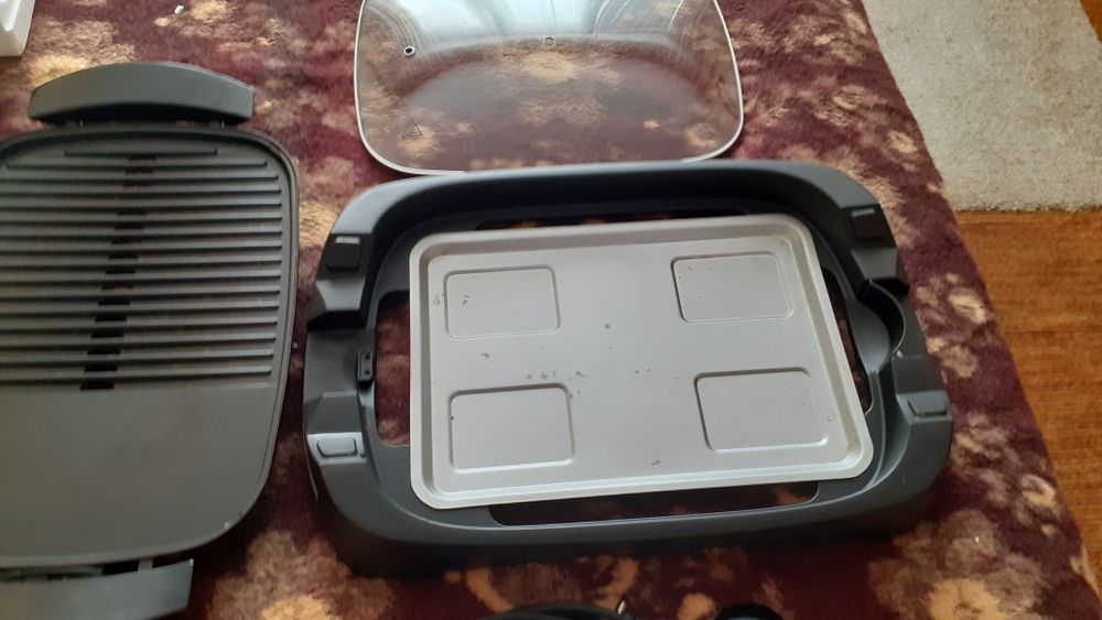 Електрическа скара с капак