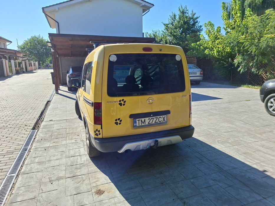 Opel Combo C Tour Arizona 2008 1.7 CDTI 101 CP – întreținut, pregătit de drum, ideal pentru aventuri