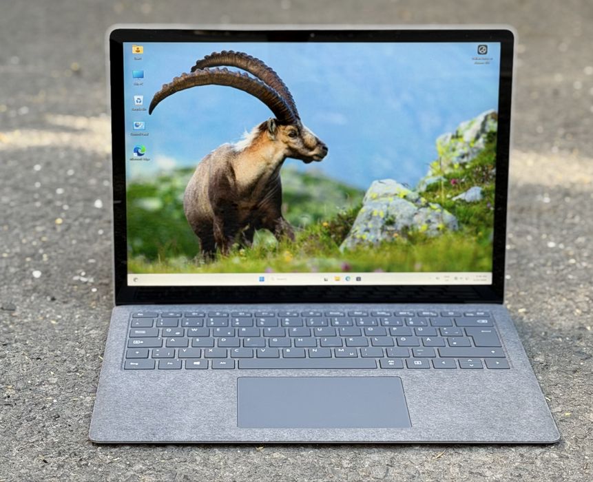 Лаптоп Microsoft Surface Laptop 3, 13.5”, Touchscreen, i5-1035G7, 8GB RAM, 256GB SSD