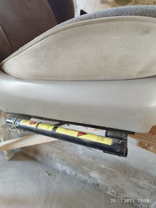 Сиденья от иномарки б/у