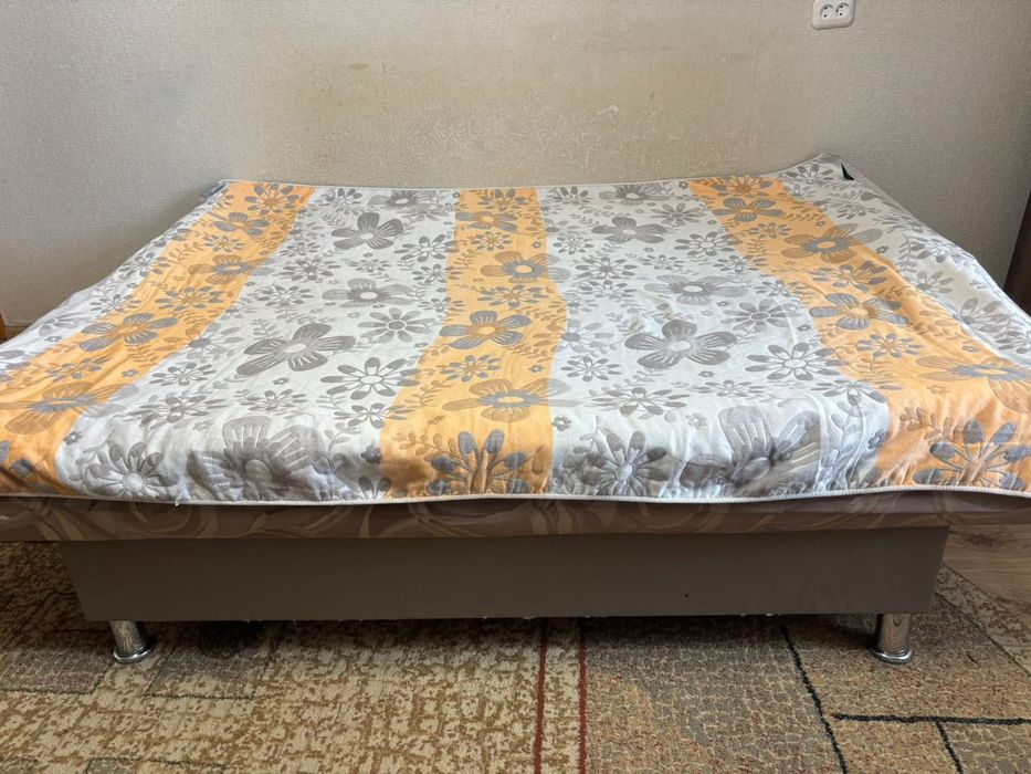 Продам диван 10 000