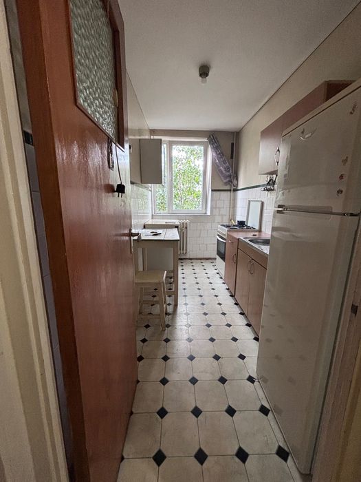 Vand apartament 2 camere sector 4