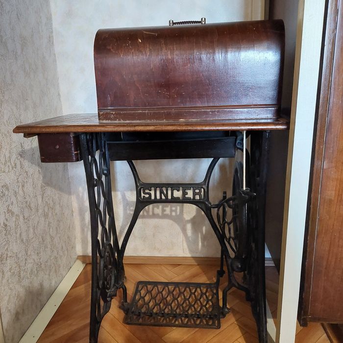 Швейная машина Зингер