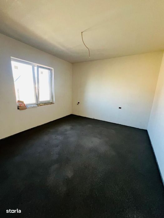 Casa finisata la cheie cu 5 camere in localitatea Santandrei