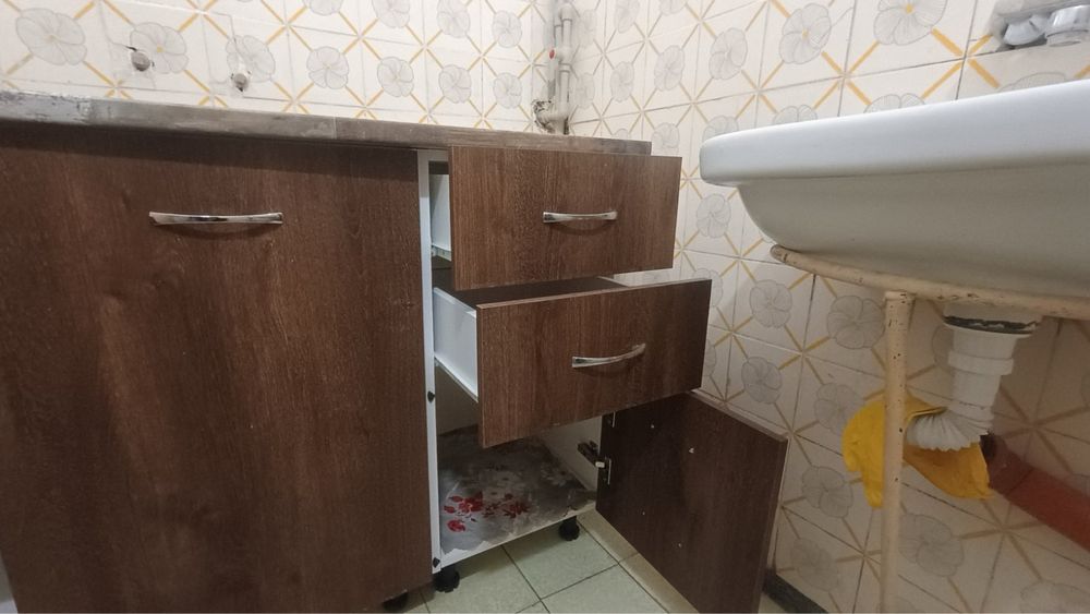 Шкаф с огнеупорен плот